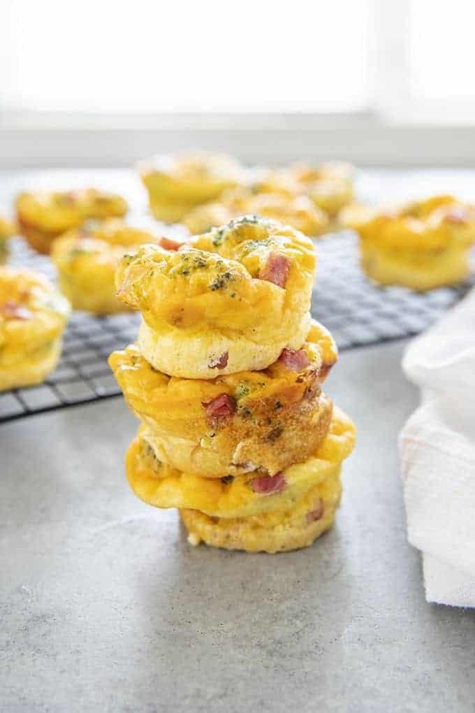 pila di muffin di uova