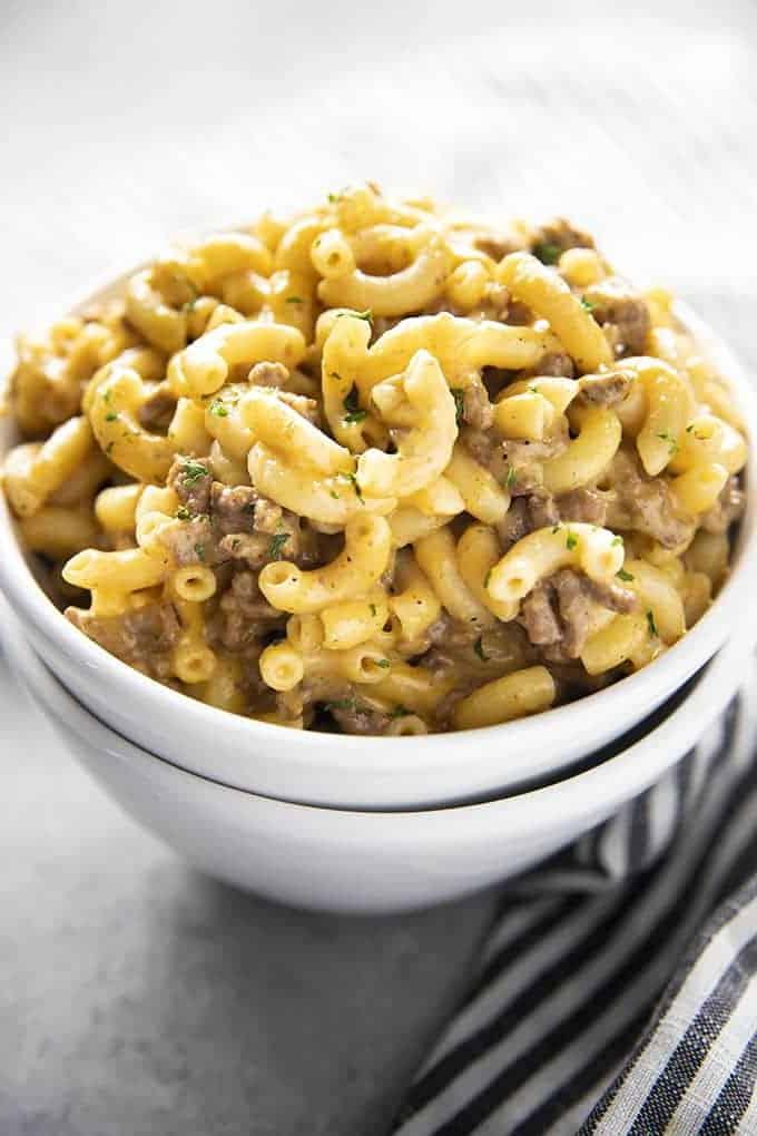 Hamburger Helper fatto in casa, ricetta monopadella di maccheroni al formaggio e carne