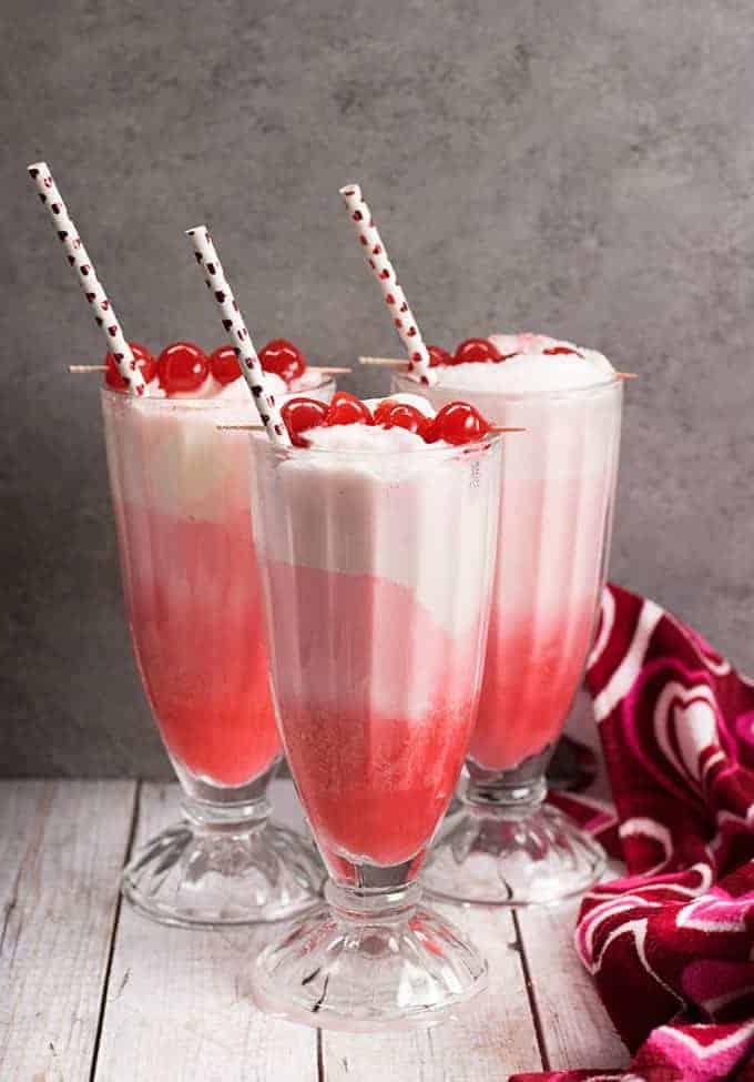 Cocktail Float Gelato Ciliegia e Vaniglia