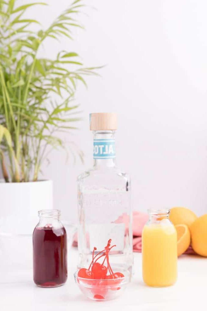Ingredienti per fare il cocktail Tequila Sunrise