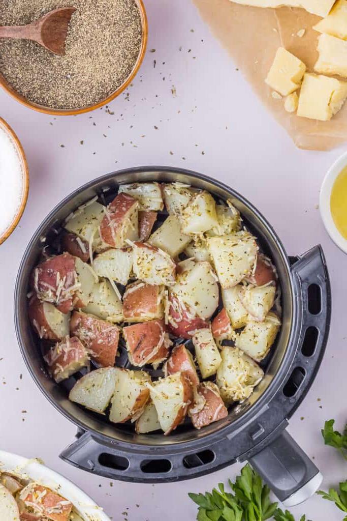 patate nella friggitrice ad aria