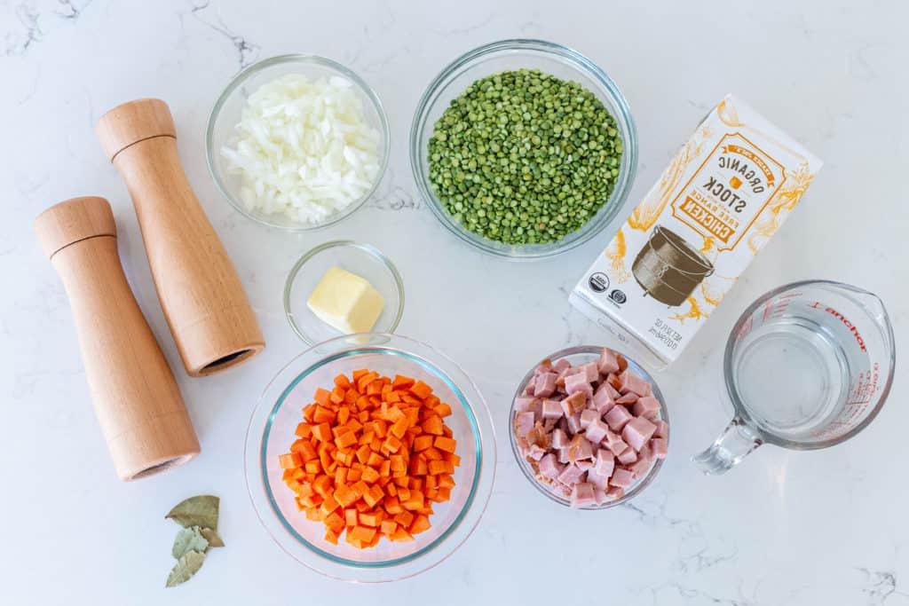 Ingredienti per la zuppa di piselli spezzati con instant pot