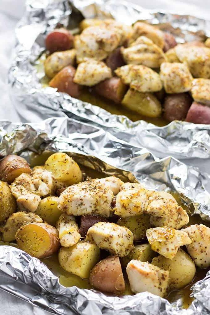 Pollo al miele e senape grigliato nel cartoccio