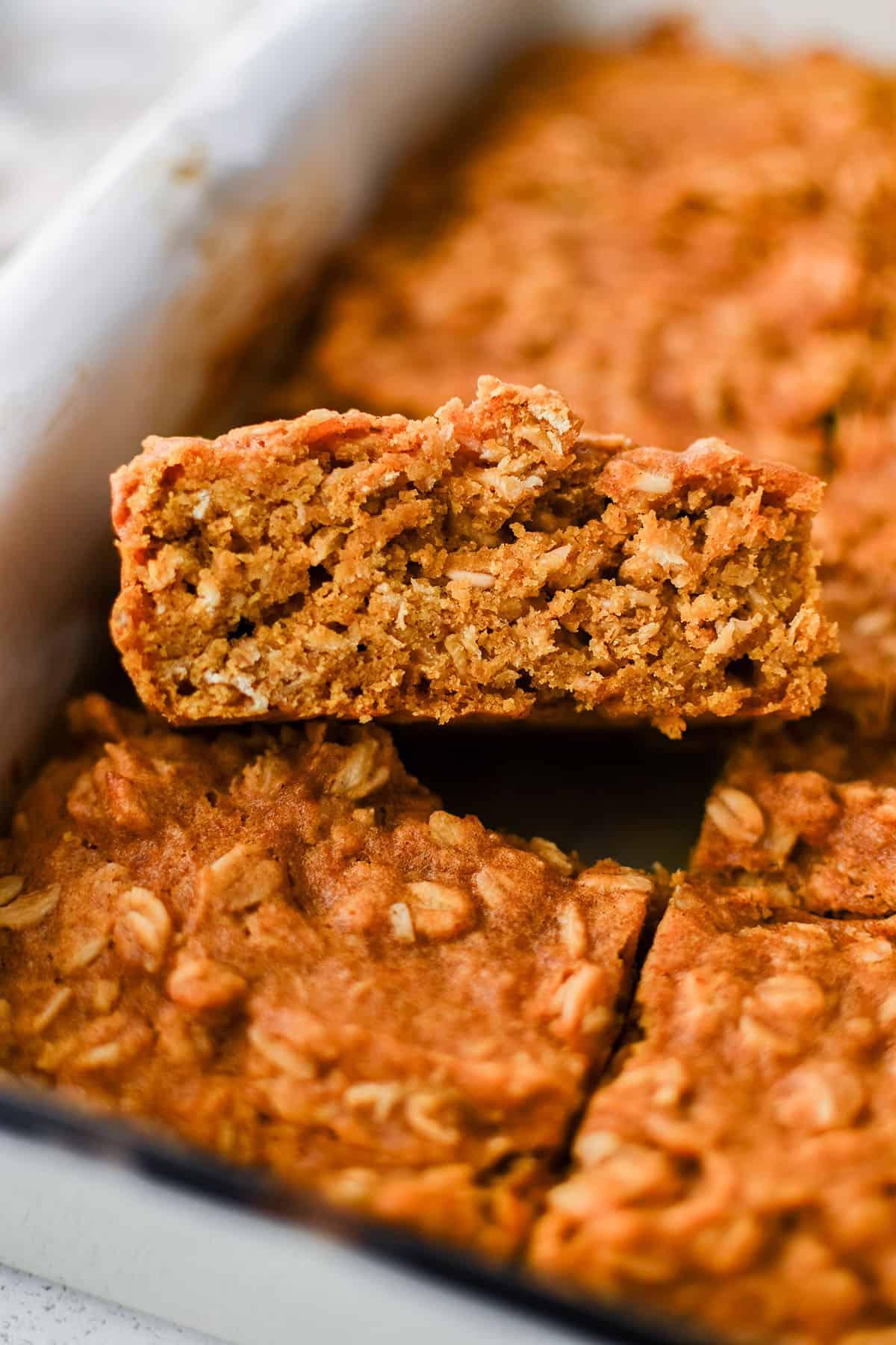 Barrette d'avena alla zucca fatte con burro nocciola