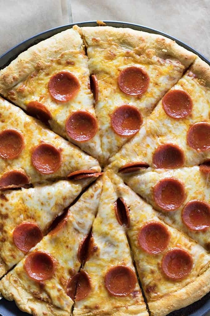 Ricetta facile impasto pizza su teglia da pizza