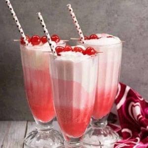 Cocktail Float Gelato Ciliegia e Vaniglia