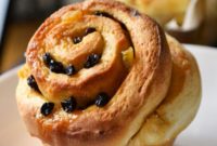 Sticky Currant Swirls