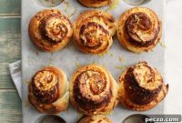 Cheesy Garlic Rolls
