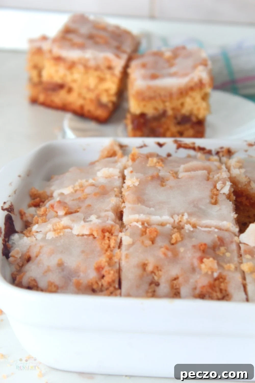 Warm Cinnamon Apple Crumb Cake Slice