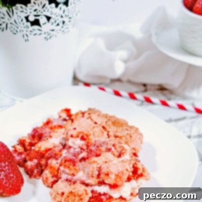 Image of strawberry crumble with cream cheese, ready to serve