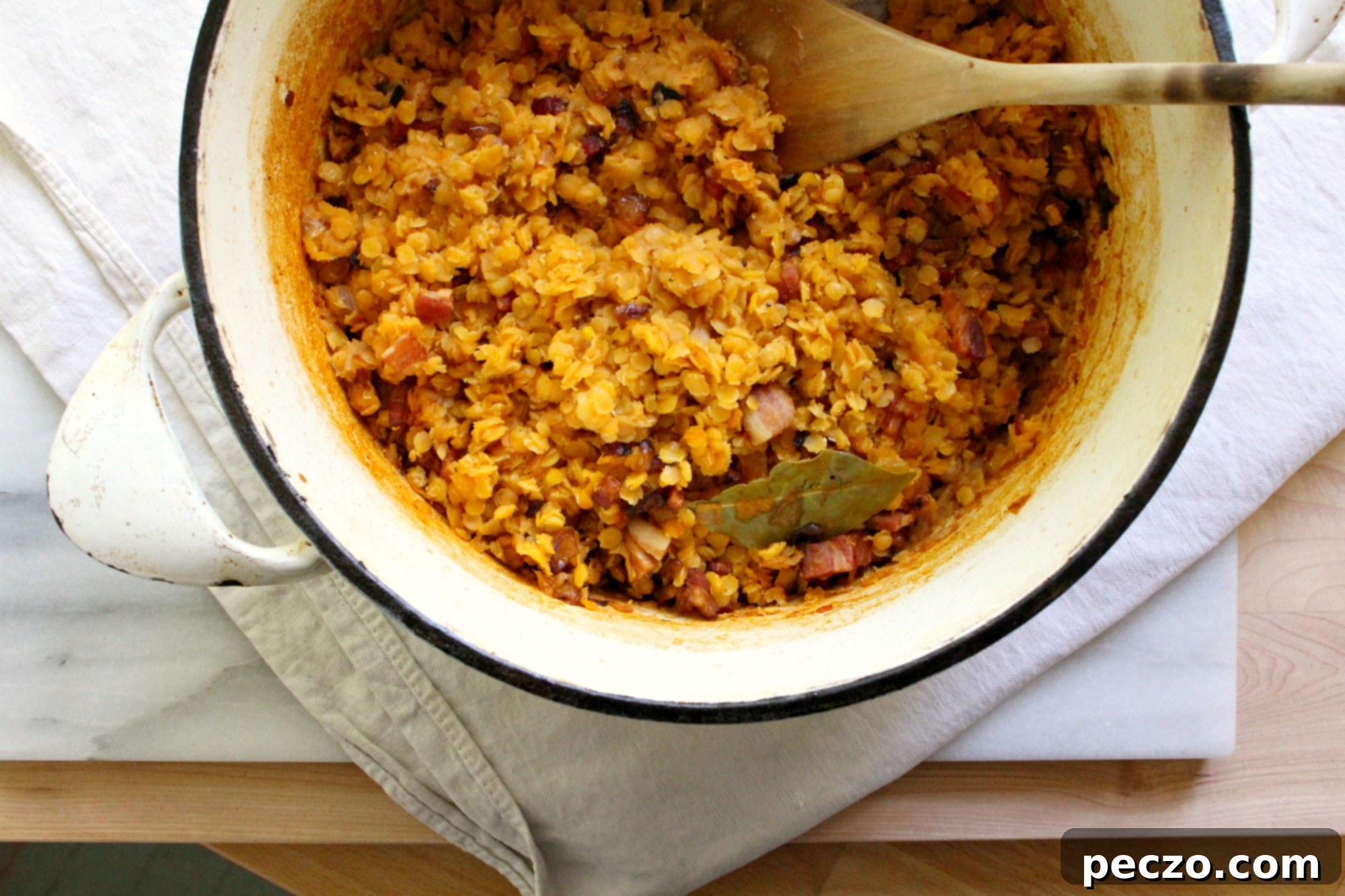 Delicious Red Lentils Like Baked Beans in a Skillet
