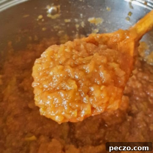 Effortless Homemade Apple Goodness 6 Close up image of homemade cinnamon apple sauce