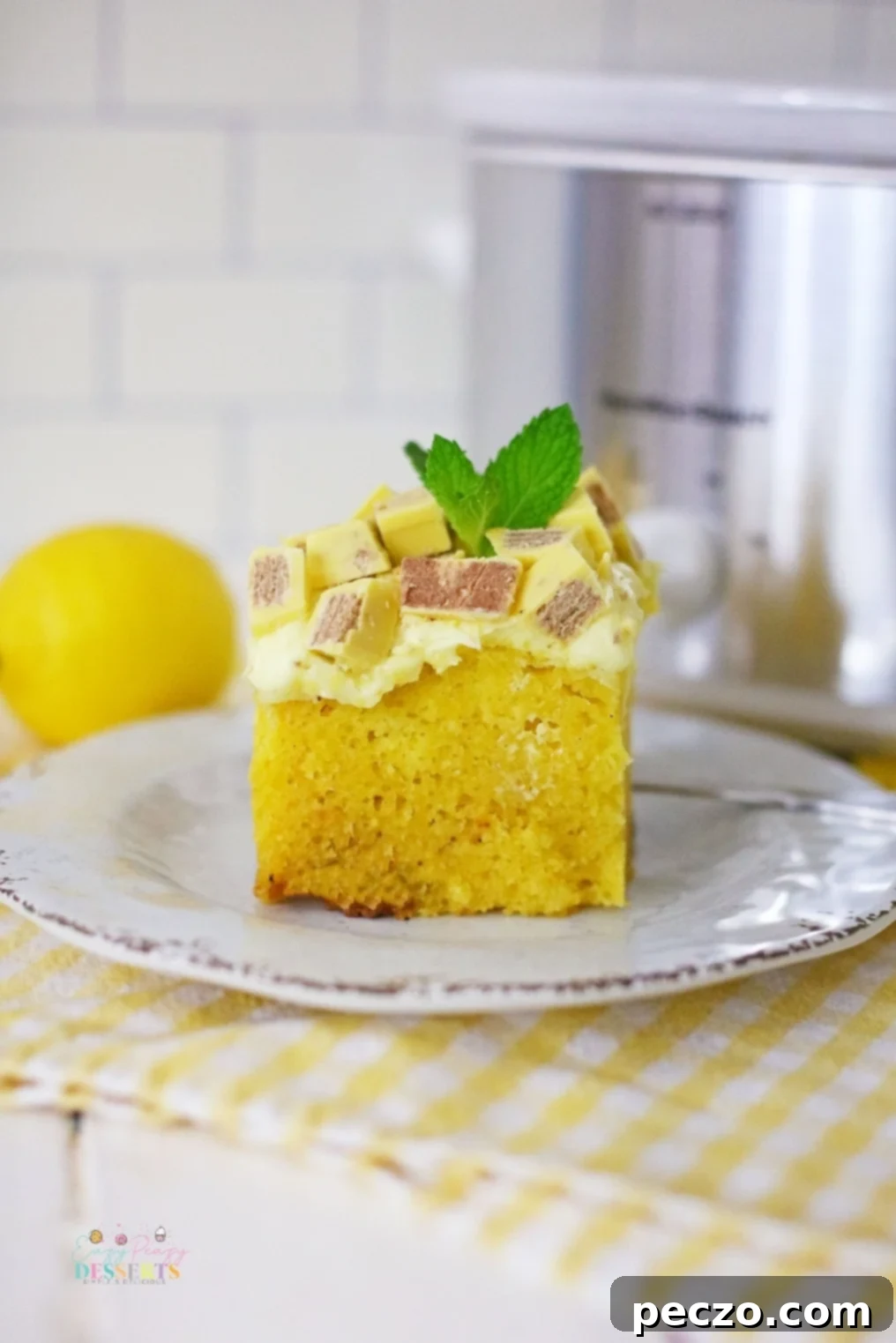 Delicious and easy slow cooker lemon crunch cake recipe