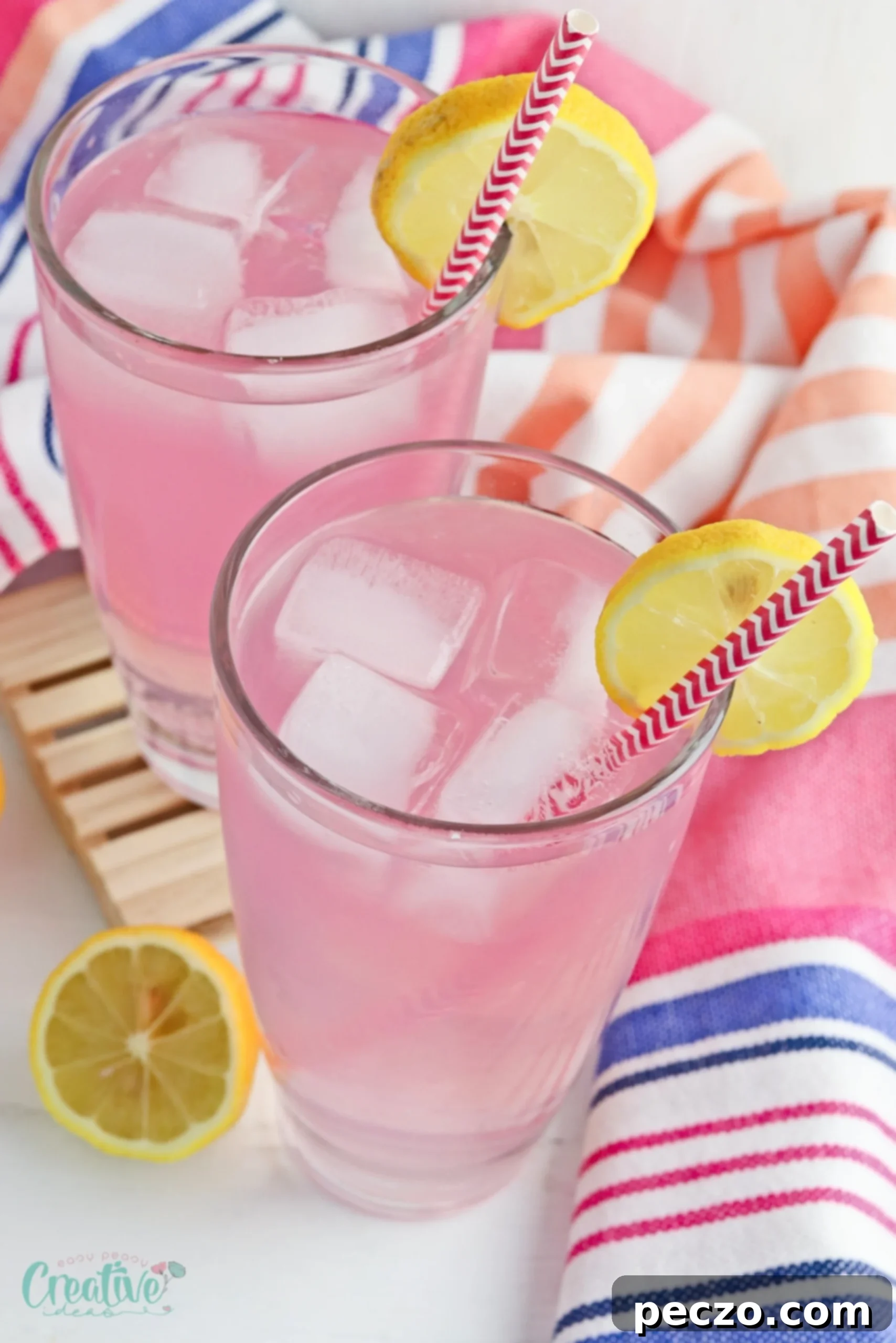 This summer, cool off with a refreshing strawberry spritzer!
